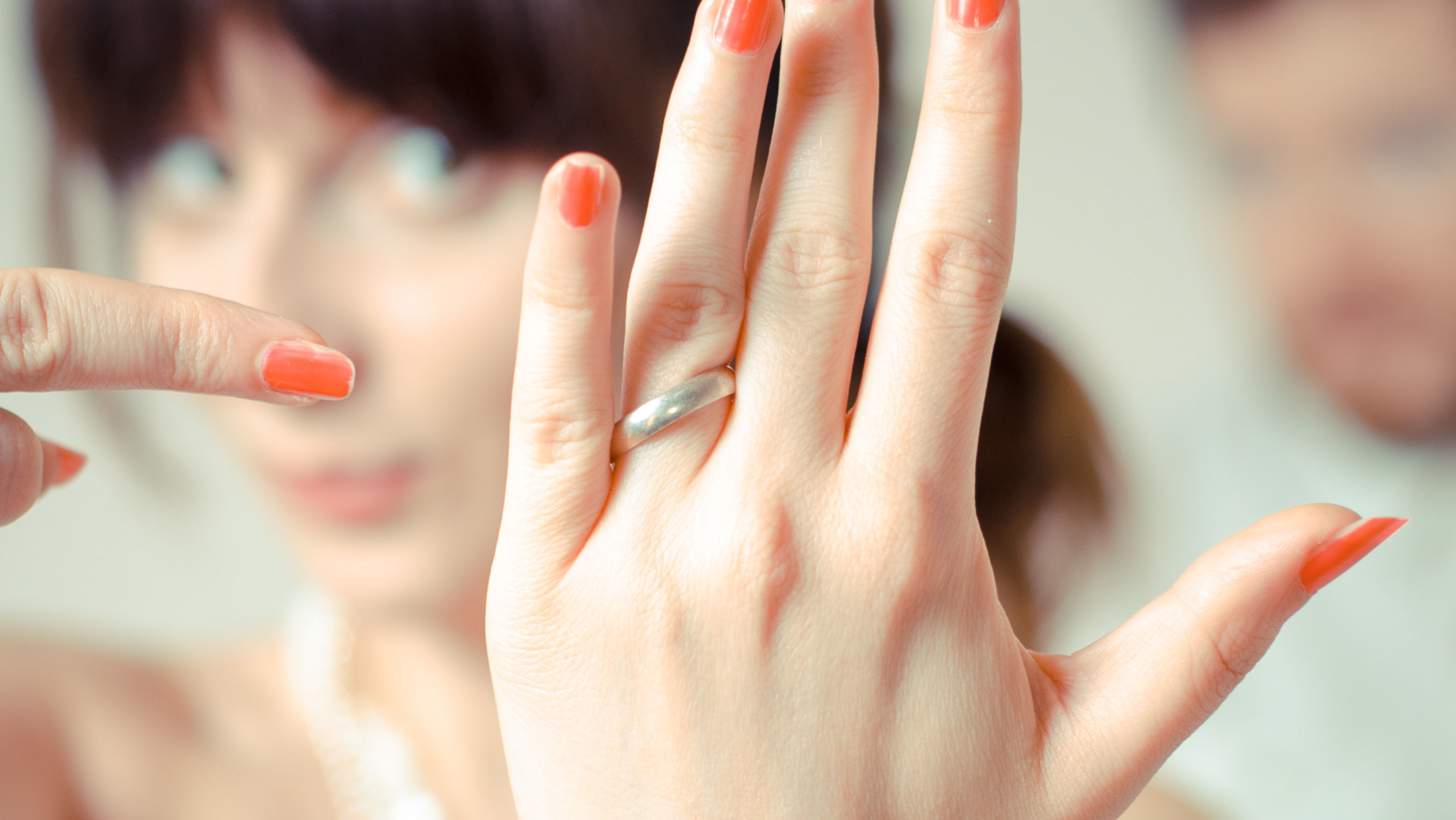 キレイに見える 指のタイプで選ぶ結婚指輪 Ring Link Ring で婚約指輪 結婚指輪を探す