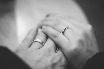 金属アレルギーの方向けの結婚指輪の選び方・対処法