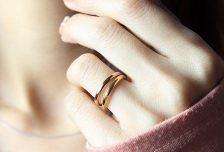 婚約指輪の重ねづけマナー
