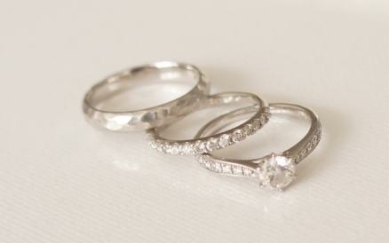 ダイヤ以外の婚約指輪ってどう？